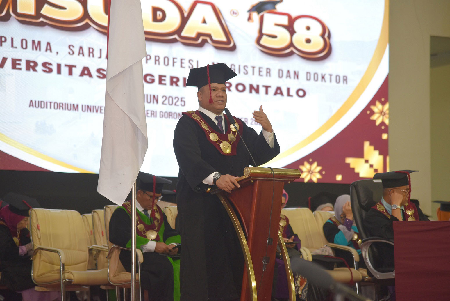 UNG Lahirkan 4.200 Lulusan Sepanjang 2025, Rektor: Ini Bukan Sekedar Angka