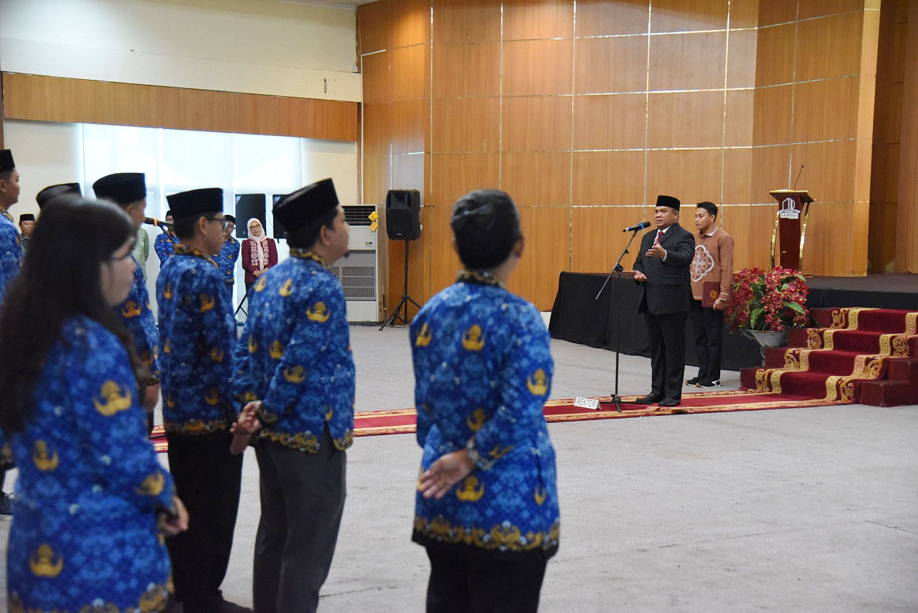 Lantik Pejabat Fungsional, Rektor Tekankan Integritas dan Komitmen pada Tridharma Perguruan Tinggi